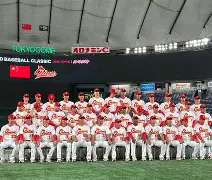棒球赛场再起风云：北城风暴队爆冷江畔烈马队，新援首秀制胜战术板得到兑现(棒球英豪风之速)