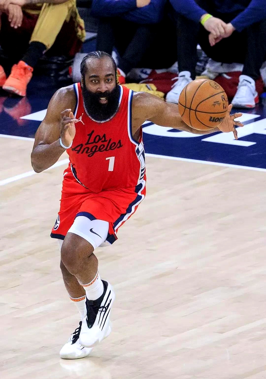 里程碑夜!洛杉矶快船更衣室发声,CBA季后赛窗口期刷纪录,更衣室稳定,团队化学反应显著 里程碑夜!洛杉矶快船更衣室发声,CBA季后赛窗口期刷纪录,更衣室稳定,团队化学反应显著