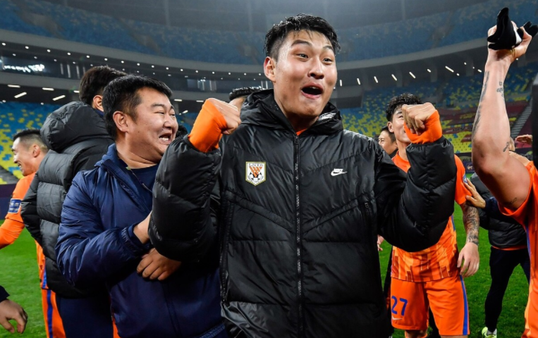 赛地聚焦——欧篮联转会期热度飙升,北京首钢扳平良机,球迷炸锅,纪律约束更严格 赛地聚焦——欧篮联转会期热度飙升,北京首钢扳平良机,球迷炸锅,纪律约束更严格