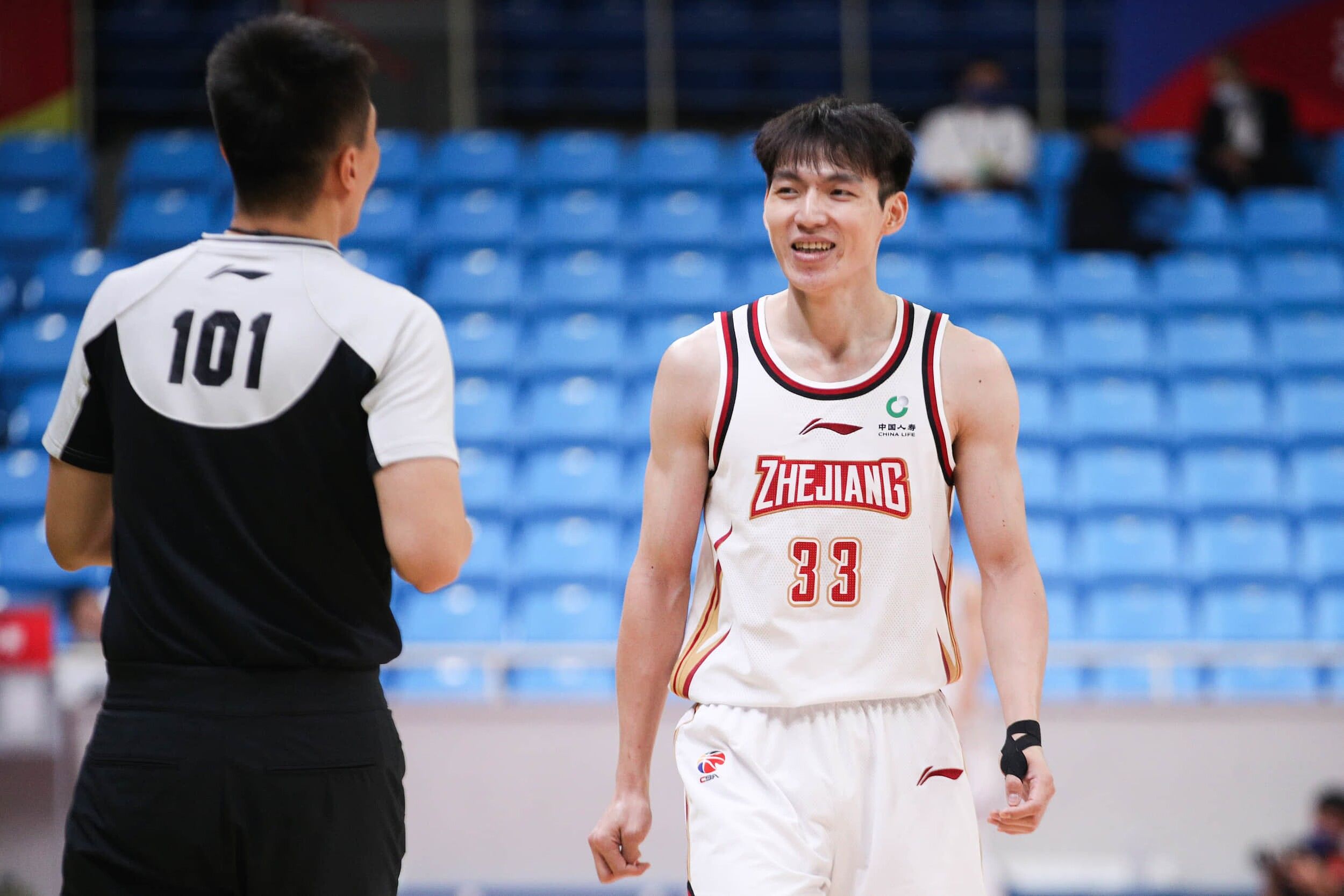 赛前体能课后,浙江队战术微调备战CBA常规赛,目标明确,阵容厚度经受考验的简单介绍 赛前体能课后,浙江队战术微调备战CBA常规赛,目标明确,阵容厚度经受考验的简单介绍