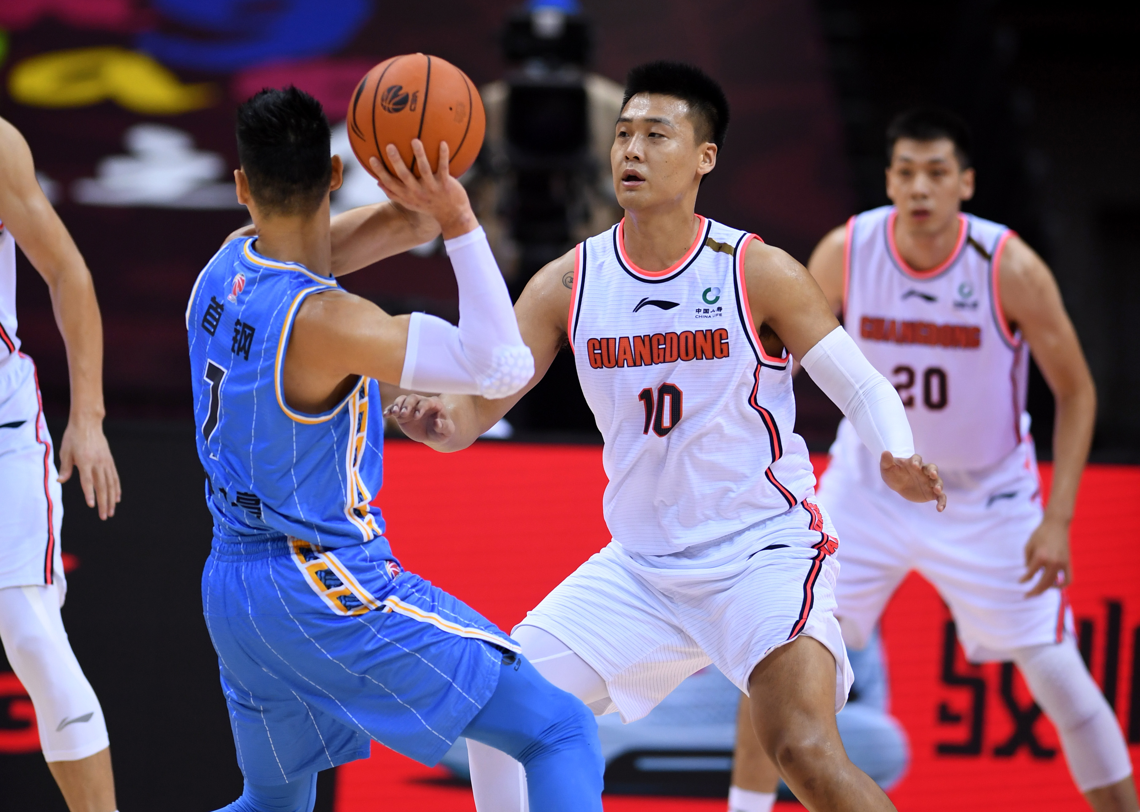 赛前体能课后,浙江队战术微调备战CBA常规赛,目标明确,阵容厚度经受考验的简单介绍 赛前体能课后,浙江队战术微调备战CBA常规赛,目标明确,阵容厚度经受考验的简单介绍