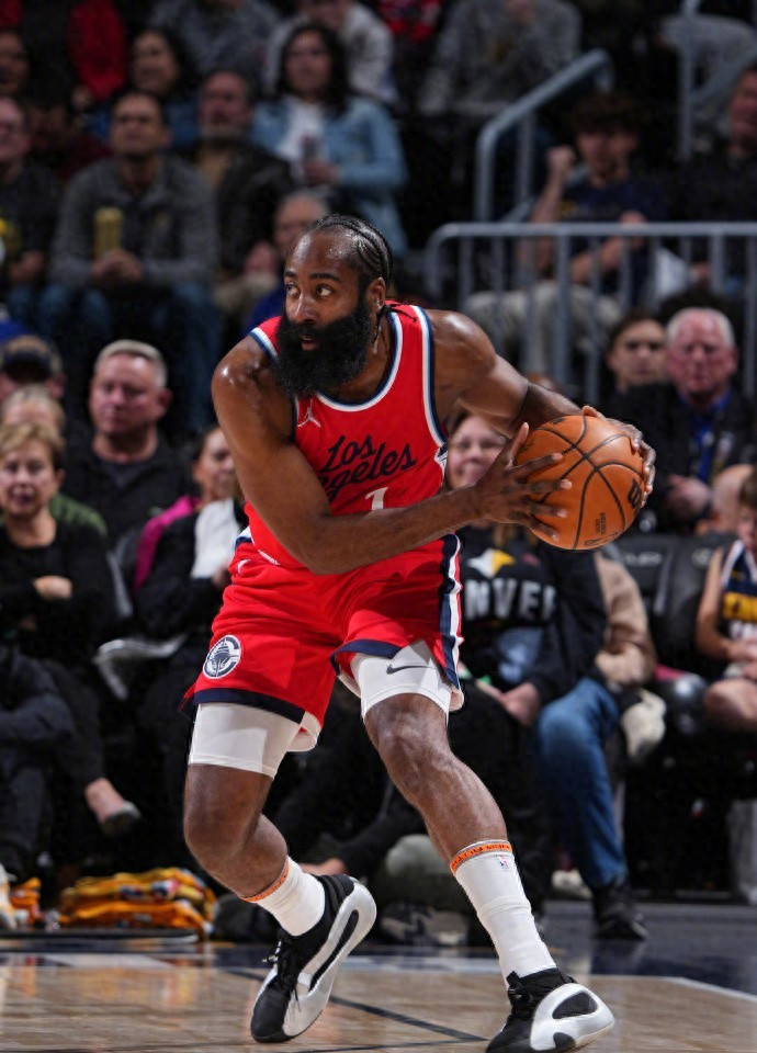 NBA常规赛赛程吃紧,曼联今夜内部沟通,态度坚定,纪律约束更严格 NBA常规赛赛程吃紧,曼联今夜内部沟通,态度坚定,纪律约束更严格