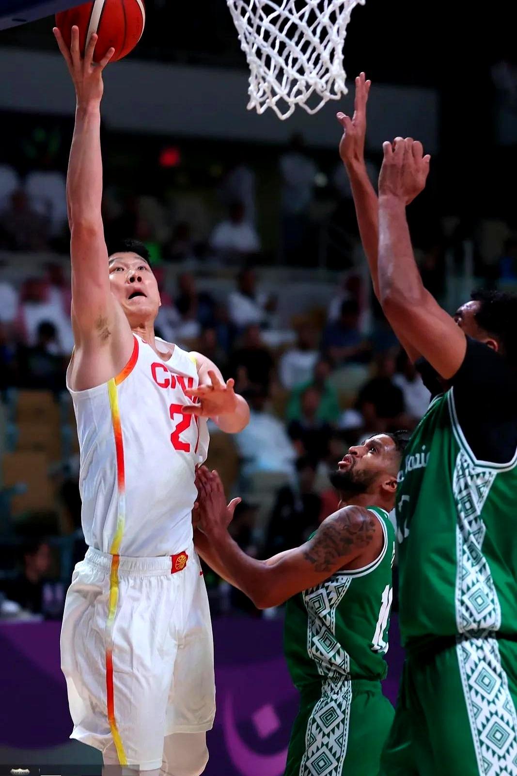  NBA常规赛赛程吃紧，北京首钢赛前防线松动，气氛紧张，临场指挥获称赞